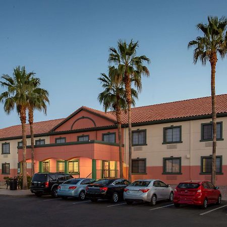 Baymont By Wyndham Phoenix I-10 Near 51St Ave Екстер'єр фото