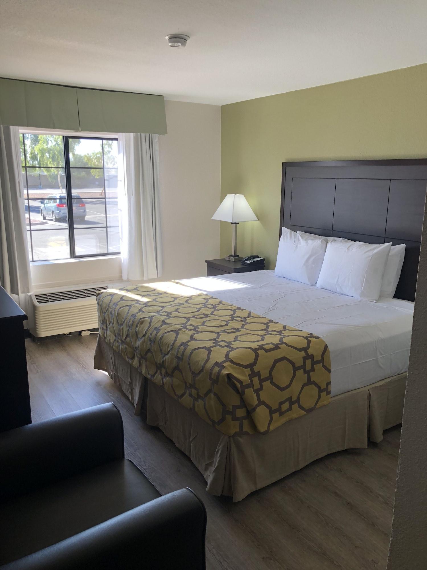 Baymont By Wyndham Phoenix I-10 Near 51St Ave Екстер'єр фото