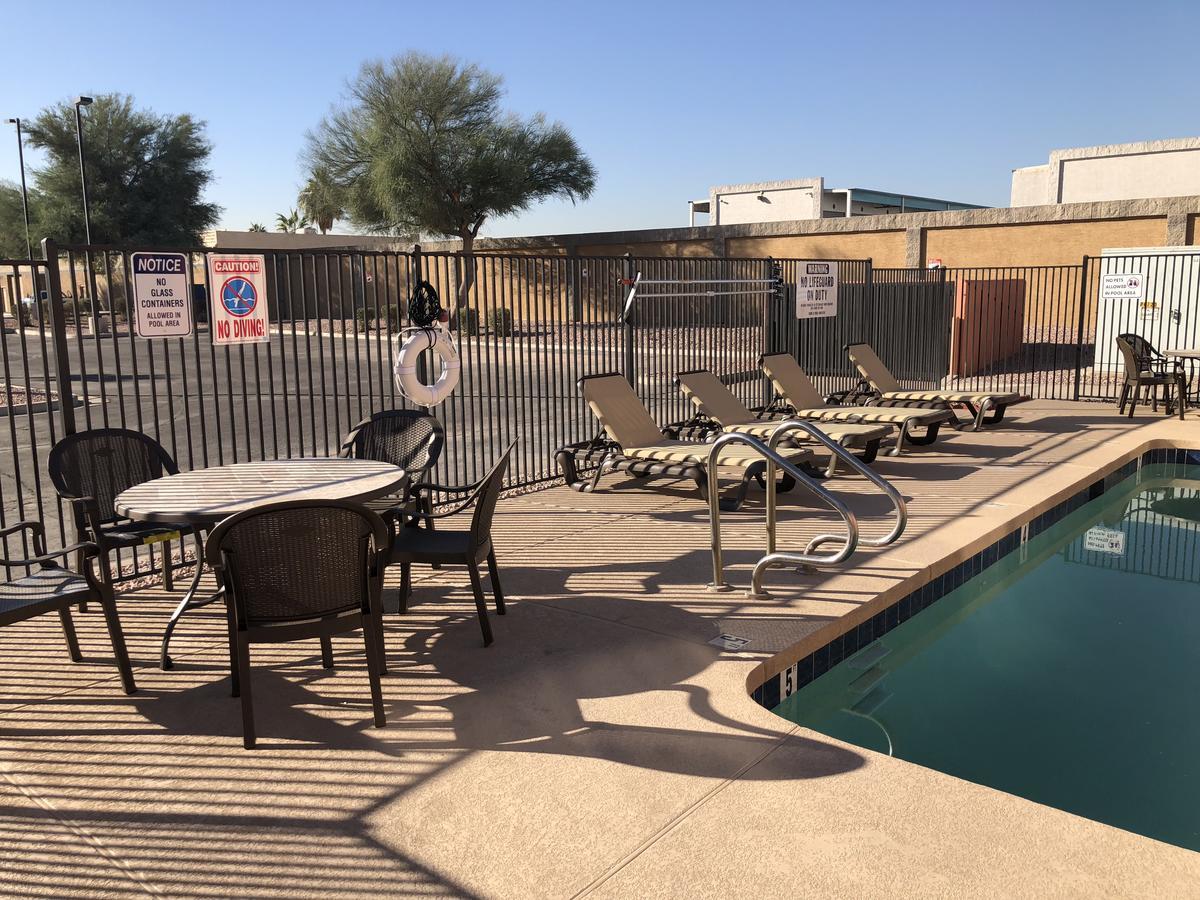 Baymont By Wyndham Phoenix I-10 Near 51St Ave Екстер'єр фото