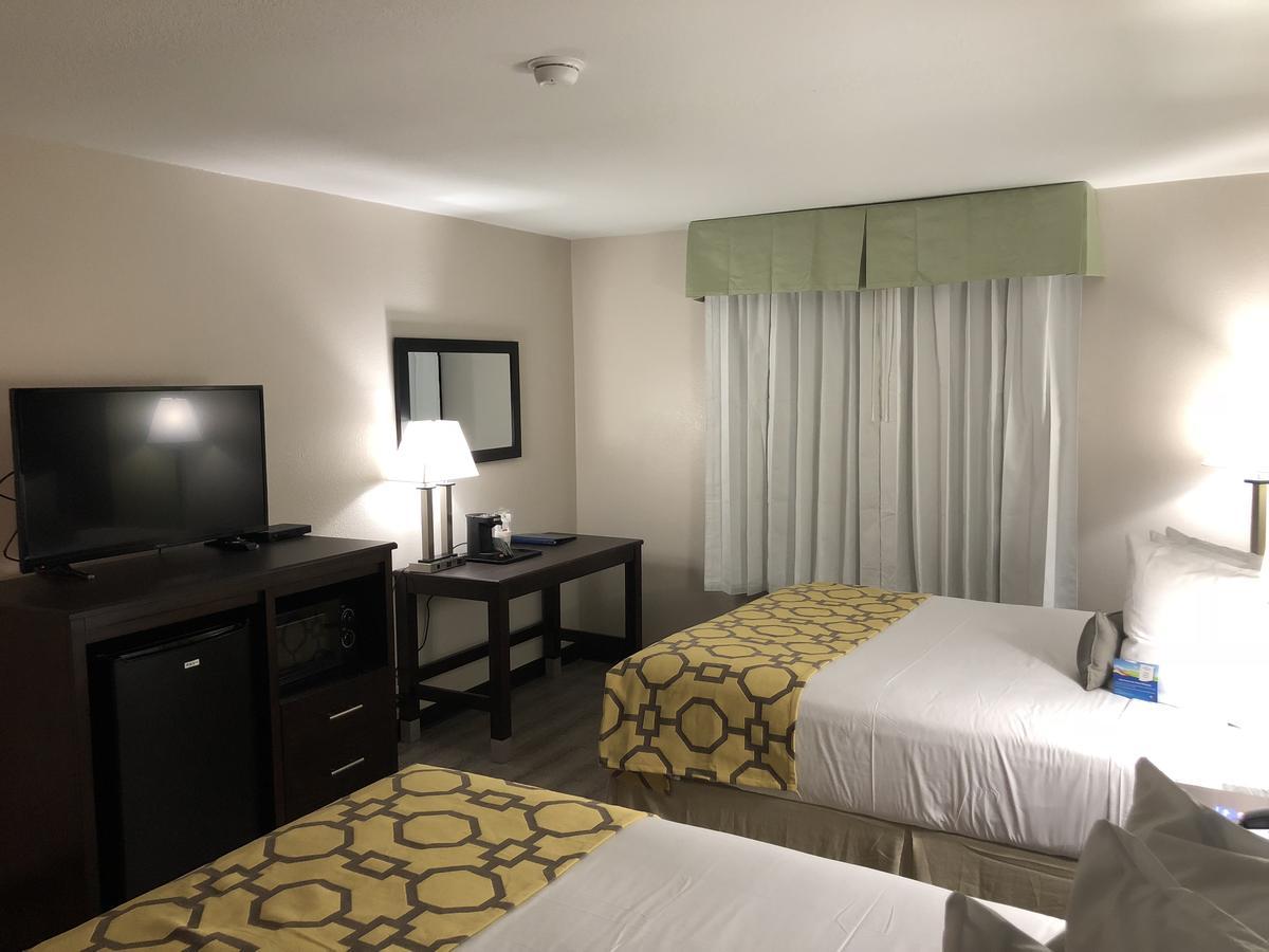 Baymont By Wyndham Phoenix I-10 Near 51St Ave Екстер'єр фото