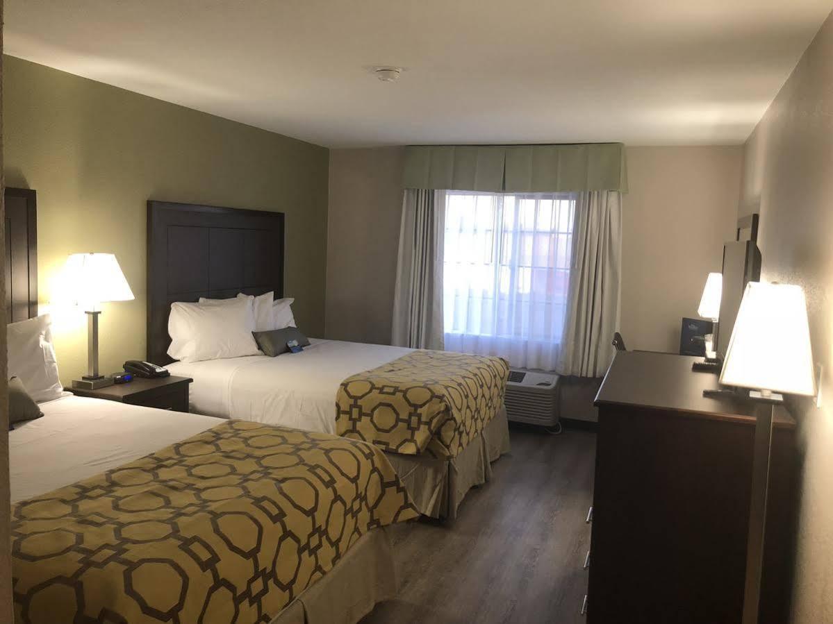 Baymont By Wyndham Phoenix I-10 Near 51St Ave Екстер'єр фото